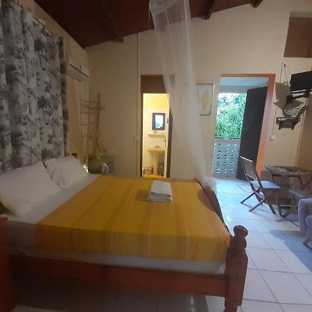 Studio Independant Chez L Habitant- Grand-Bourg  المظهر الخارجي الصورة
