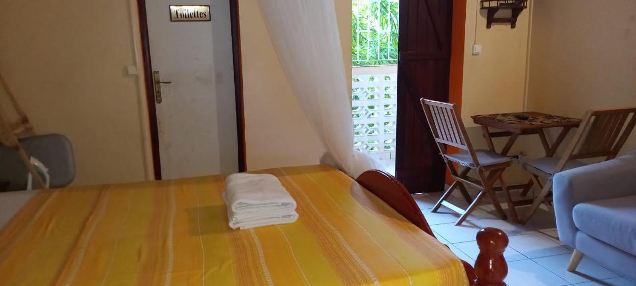 Studio Independant Chez L Habitant- Grand-Bourg  المظهر الخارجي الصورة